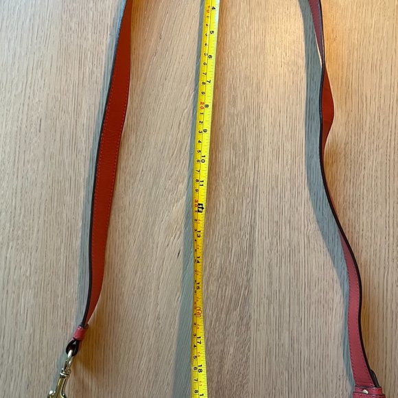 Small Coach Poppy Purse with gold accents - Picture 3 of 16